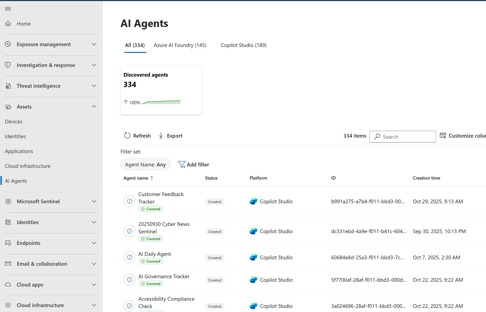 Microsoft Defender portalında Copilot Studio ve Foundry ajanlarını listeleyen AI Agents envanteri